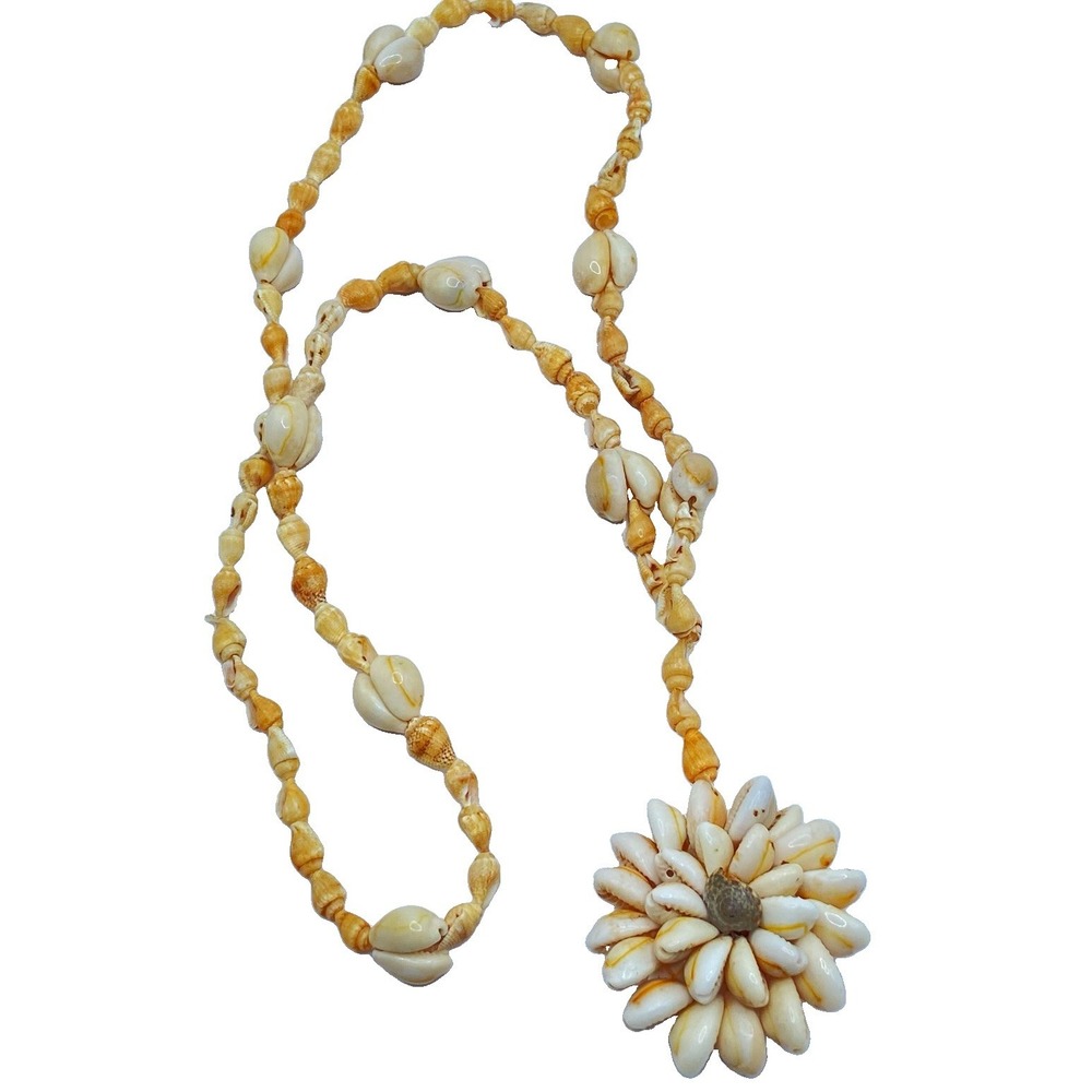 Vtg 70s Handmade Cowrie Shell Flower Pendant Necklace Beach Boho Statement 19" - Picture 1 of 7